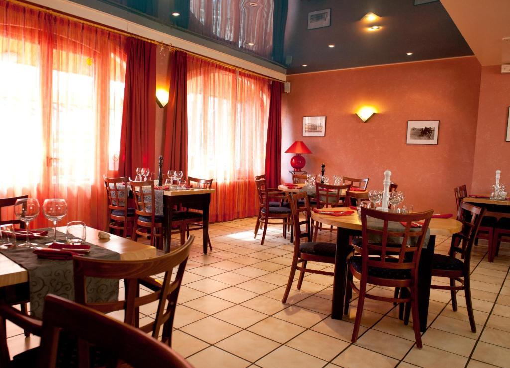 Citotel Hotel Le Commerce Sévérac-le-Château Kültér fotó